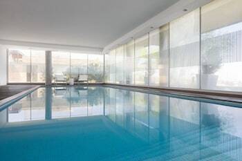 Real Colonia Hotel And Suites