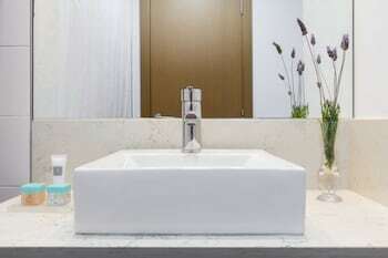 Real Colonia Hotel And Suites