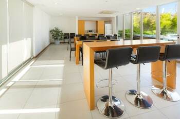 Real Colonia Hotel And Suites