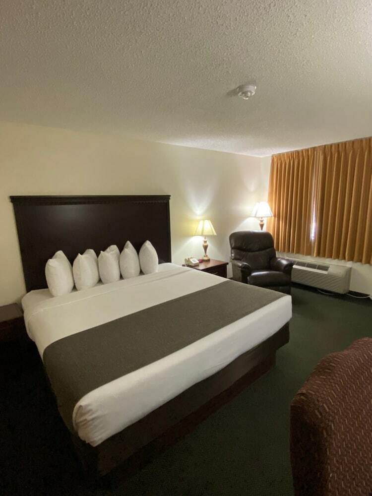 Hotel Brookwood Inn