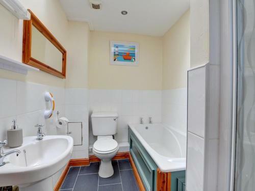Comfortable Cottage In Y Felinheli With Garden
