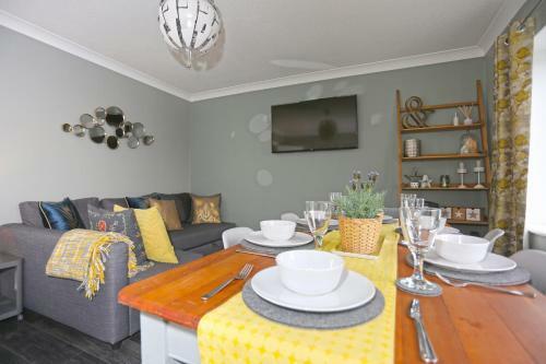 Monkbridge Mews Apartment