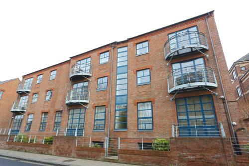 Emperors Wharf 2 Bedroom Apartment
