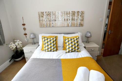 Emperors Wharf 2 Bedroom Apartment