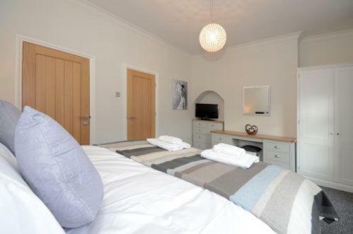 Holgate Premier 3 Bedroom Apartment