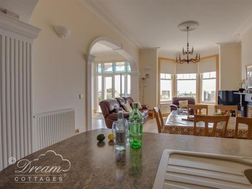 Beach View Apartment 2, Weymouth