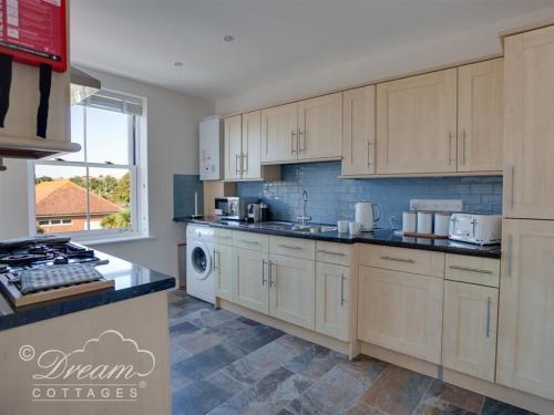 Marina Vista, Weymouth