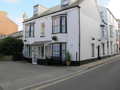 Bed & Breakfast Stone's Throw Guest House