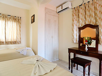 Hotel Bucaneros