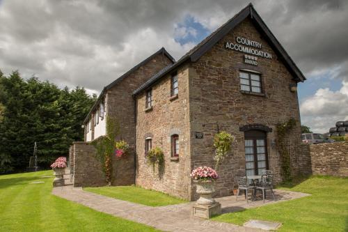 The Greyhound Inn And Hotel