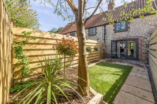No33 Thornham Cottage 2
