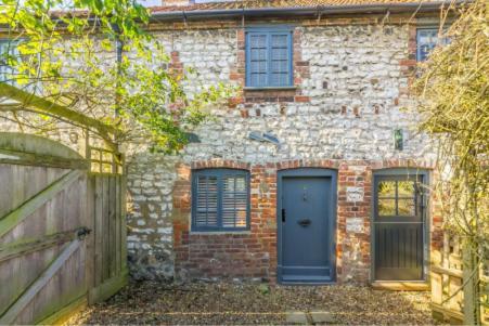 No33 Thornham Cottage 3