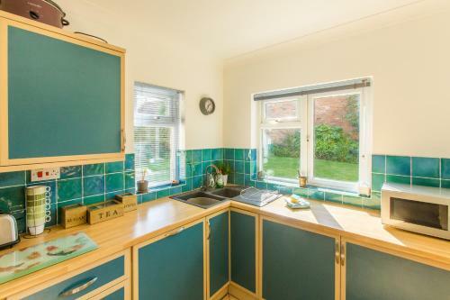 4 Sanctuary Cottage