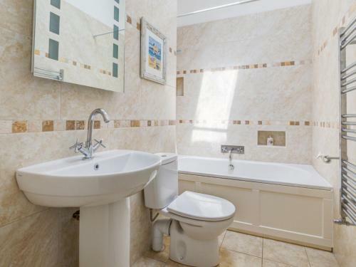 Modern Apartment In Torquay Devon With Private Garden