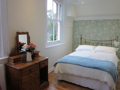 Bed & Breakfast Chart House