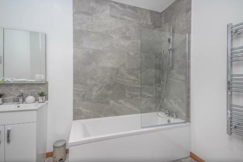 West Swindon Serviced Apartment