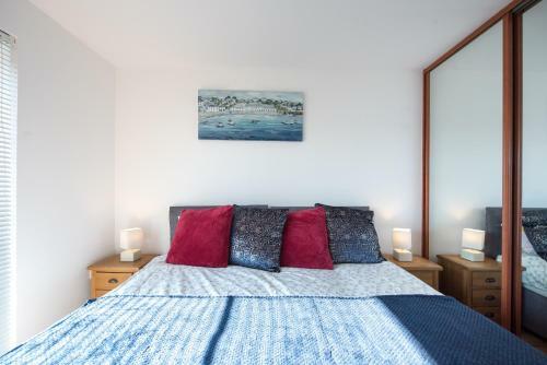The Nautical By Kish Apartments