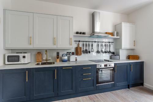 Shape Of Water - 2 Bed Apartment