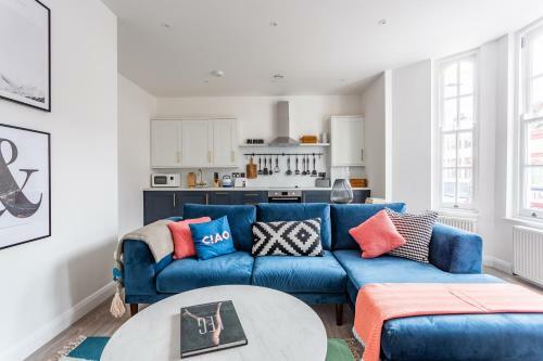 Shape Of Water - 2 Bed Apartment