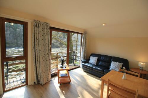 Burnbank Lodges