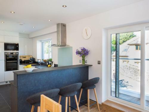 Lake View, Saltash