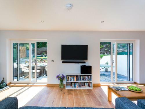 Lake View, Saltash