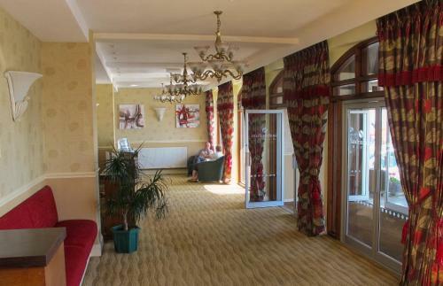 Bay Budget At Sandringham Hotel