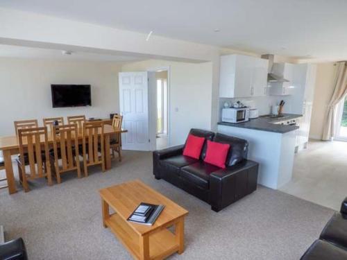 Salterns 4, Seaview III