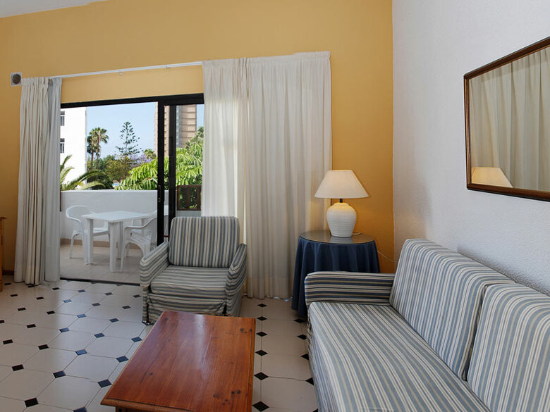 Apartamentos Hg Cristian Sur