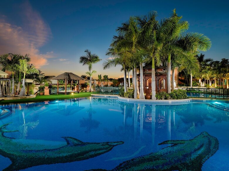 Hotel Green Garden Resort & Suites
