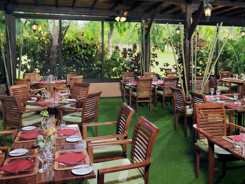 Hotel Green Garden Resort & Suites