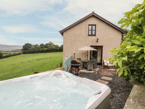 Y Bwthyn Tynycoed, Ruthin