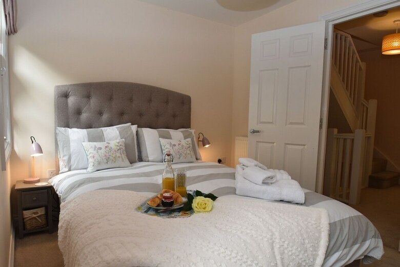 Curlew House