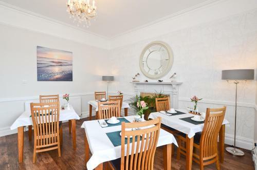 Hostal Elmsdale Guest House