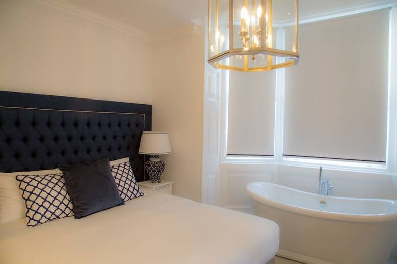 Winckley Square Hotel
