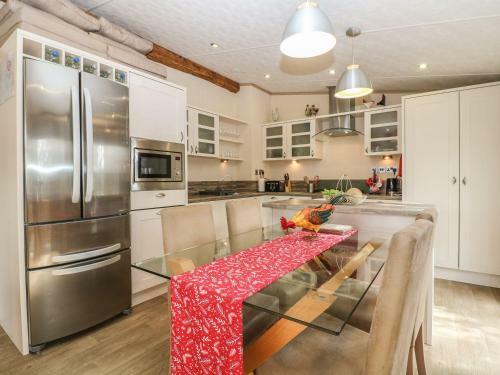 Cedar Lodge, Pwllheli