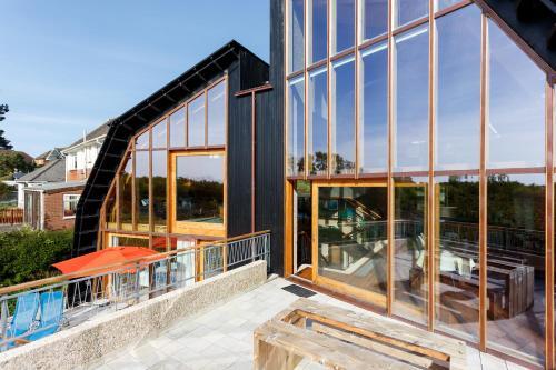 The Houseboat