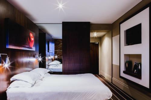 Mour Hotel