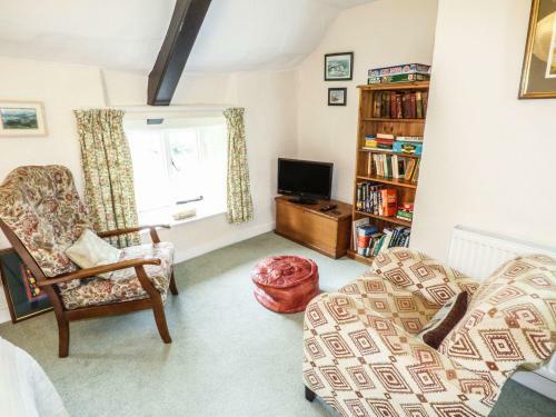 2 Priory Cottages