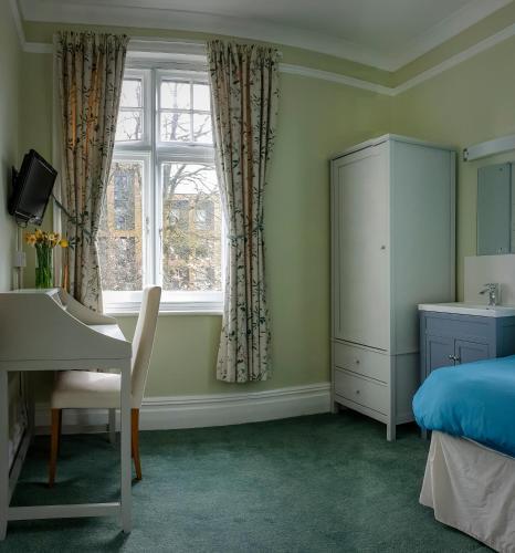 Hostal Sandfield Guest House
