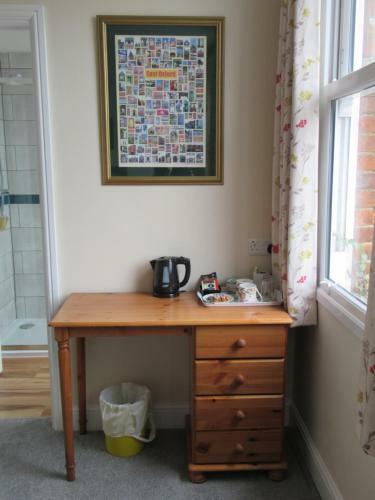 Hostal Acorn Guest House