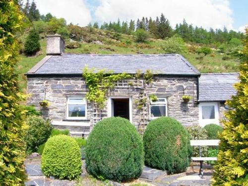 Henrhiw Bach