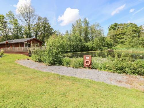 Oak Lodge, Herons Brook
