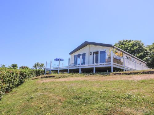 8 Harbour View, New Quay