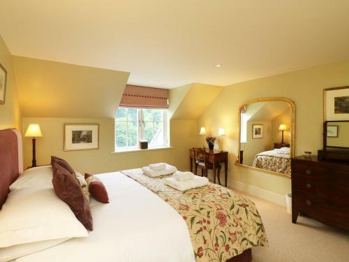 Elphinstone, Newton Ferrers