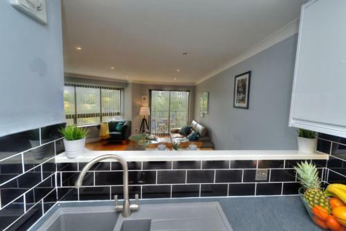 Xscape View Apartment With Balcony