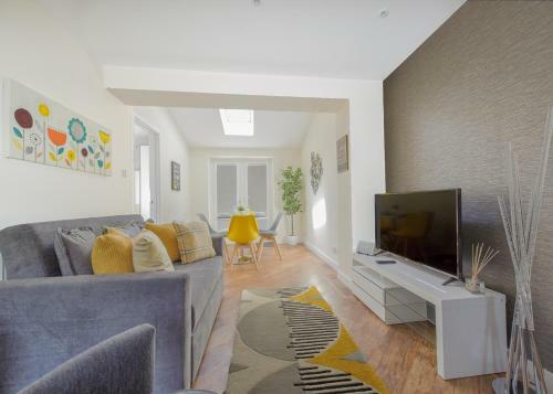 Smart 2 Bedroom House