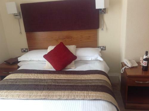 The George Hotel