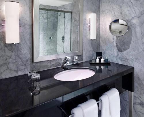 The Park Tower Knightsbridge, A Luxury Collection Hotel