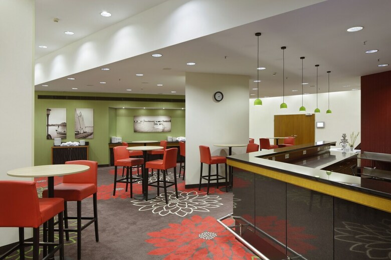 Hotel Courtyard By Marriott Hannover Maschsee